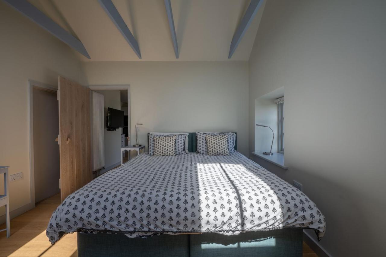 Converted Hay-Loft With Stunning Countryside Views Haverfordwest Bagian luar foto