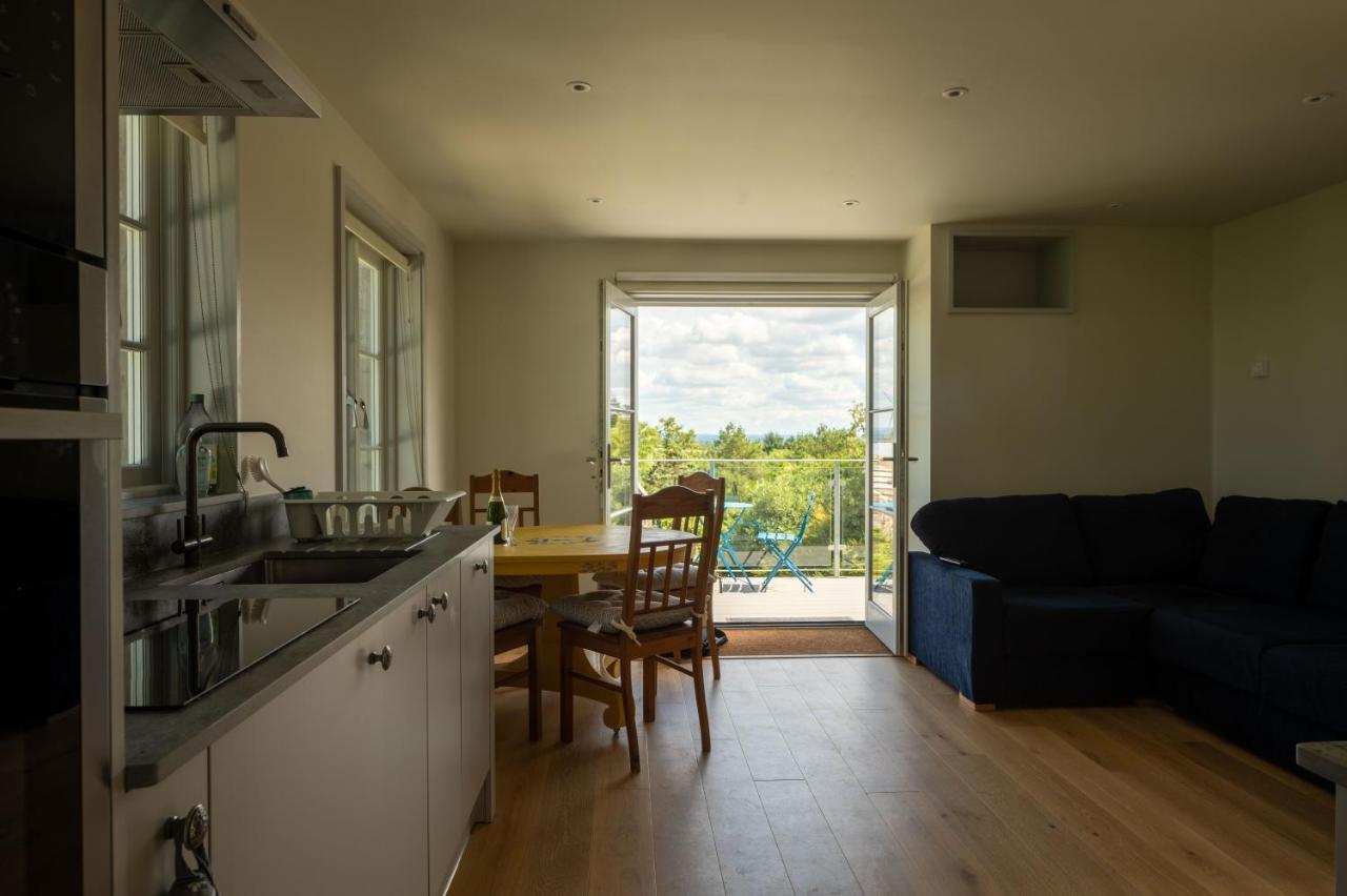 Converted Hay-Loft With Stunning Countryside Views Haverfordwest Bagian luar foto