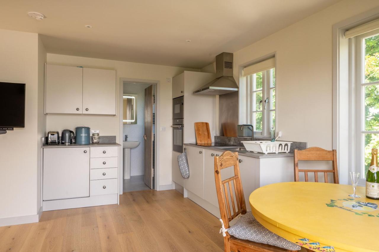 Converted Hay-Loft With Stunning Countryside Views Haverfordwest Bagian luar foto